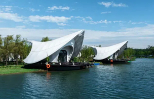 輕盈結(jié)構展現(xiàn)自然秩序--圩美磨灘萌鳥營地